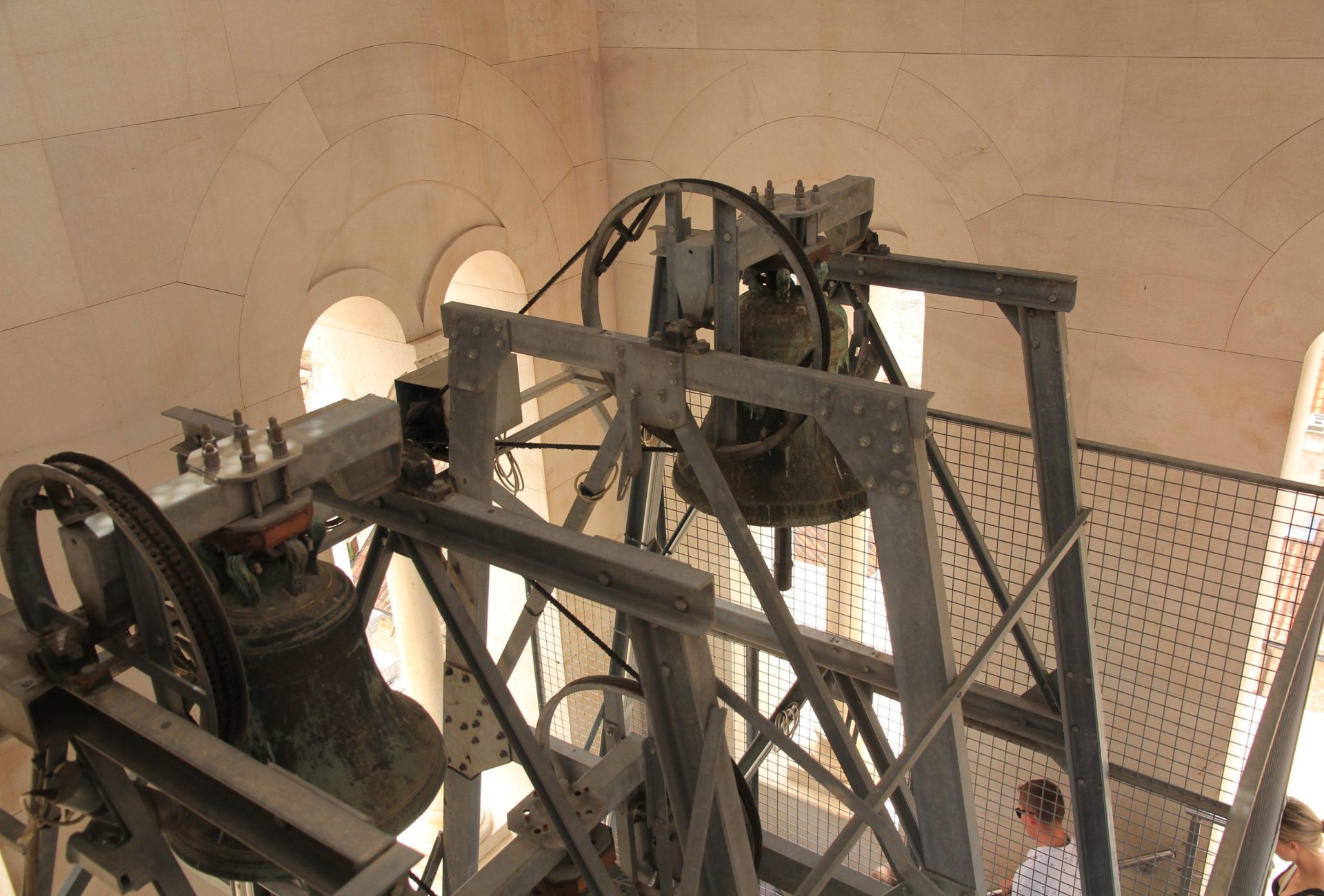 2209-2-054